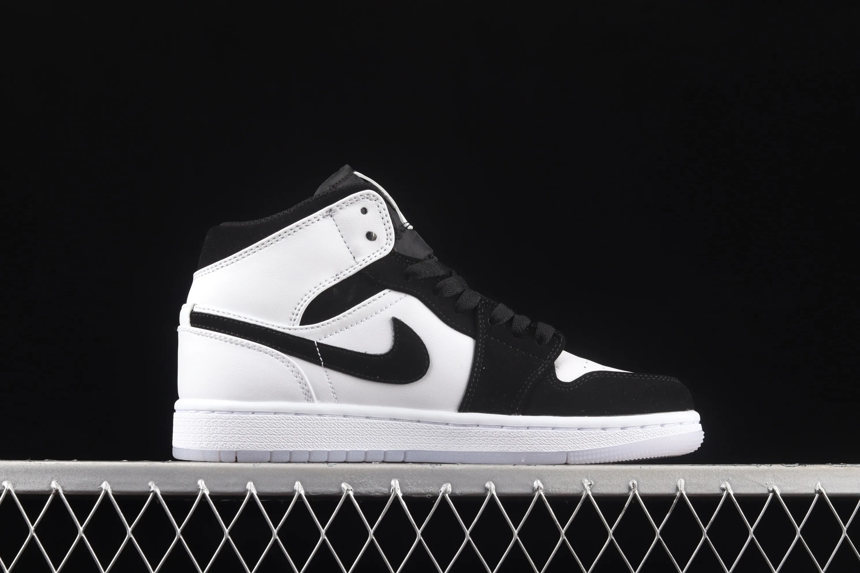 All categories Air Jordan Jordan series basketball shoes Air Jordan 1 Mid Air Jordan 1 Mid "Diamond Shorts" AJ1 Joe 1 Pearlescent White Black Panda DH6933-100